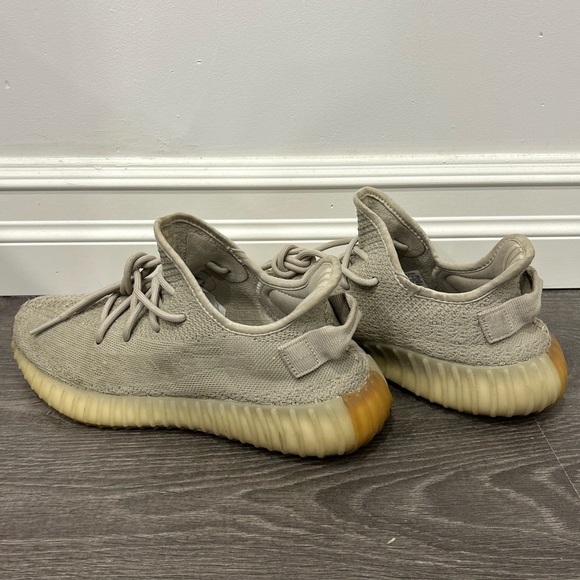 Yeezy 350 sesame size 9.5US men - Picture 2 of 9